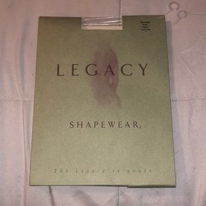 Legacy shapewear short brief size E